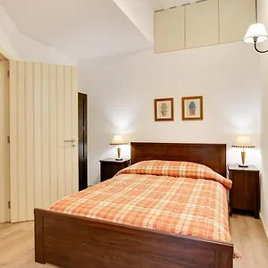 https://apt-charming-new-in-the-heart-of.hotels-lisbon-portugal.com