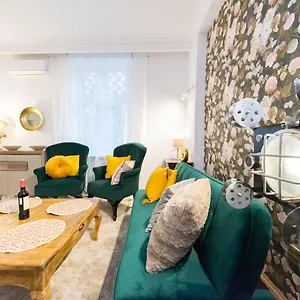 https://big-apartment-old-town.krakowhotelspoland.com